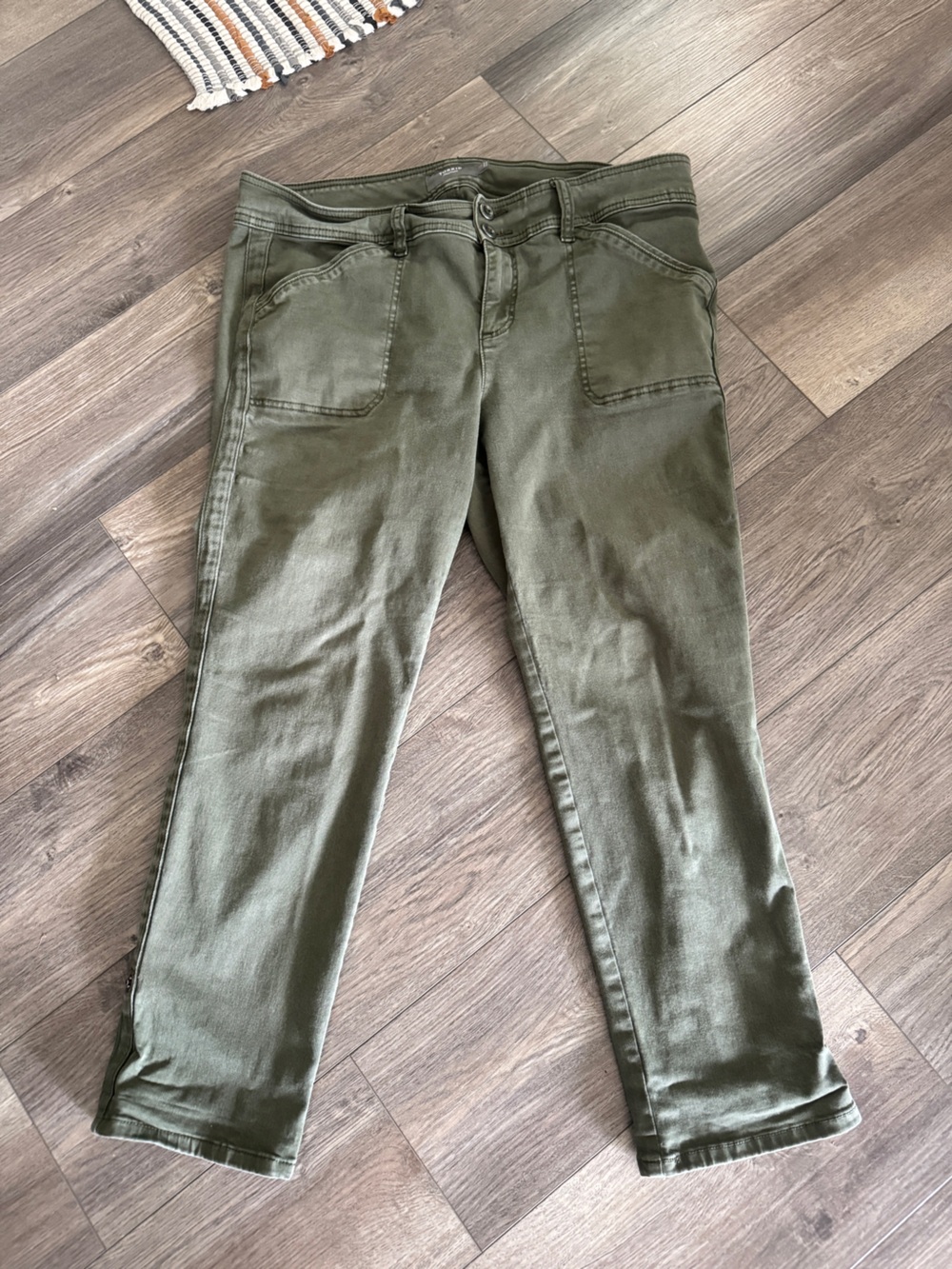 Torrid Army Green Convertible Cargo Pants Super Stretch Comfort Size 18